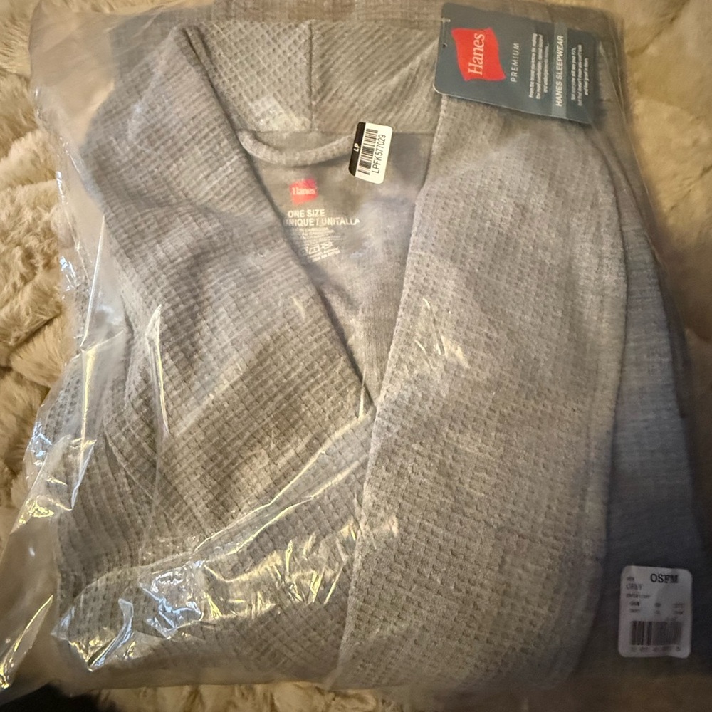 Robe with Branded Tag Hanes Light Grey Waffle